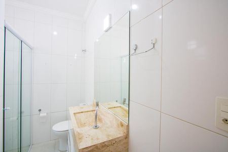 Casa à venda com 155m², 3 quartos e 2 vagasBanheiro do quarto 1