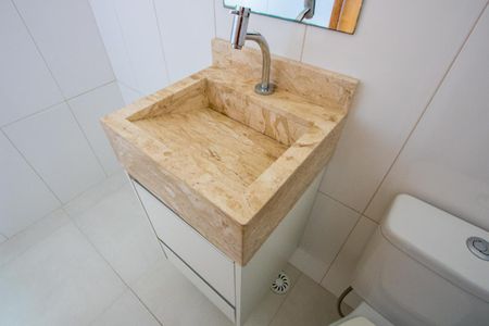 Casa à venda com 155m², 3 quartos e 2 vagasBanheiro social