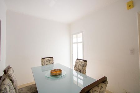 Casa à venda com 155m², 3 quartos e 2 vagasCopa