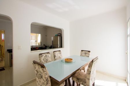 Casa à venda com 155m², 3 quartos e 2 vagasCopa