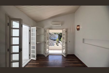 Casa à venda com 210m², 2 quartos e 2 vagas Casa à venda com 210m², 2 quartos e 2 vagasSuíte 2