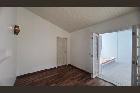 Casa à venda com 210m², 2 quartos e 2 vagas Casa à venda com 210m², 2 quartos e 2 vagasSuíte 2