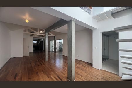 Casa à venda com 210m², 2 quartos e 2 vagas Casa à venda com 210m², 2 quartos e 2 vagasSala