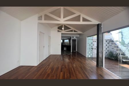 Casa à venda com 210m², 2 quartos e 2 vagas Casa à venda com 210m², 2 quartos e 2 vagasSala