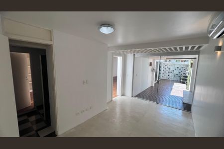 Casa à venda com 210m², 2 quartos e 2 vagas Casa à venda com 210m², 2 quartos e 2 vagasSuite 1