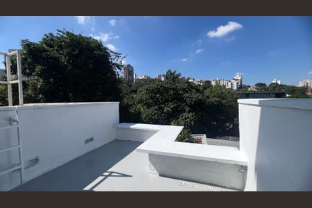 Casa à venda com 210m², 2 quartos e 2 vagas Casa à venda com 210m², 2 quartos e 2 vagasÁrea comum