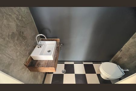 Casa à venda com 210m², 2 quartos e 2 vagas Casa à venda com 210m², 2 quartos e 2 vagasLavabo