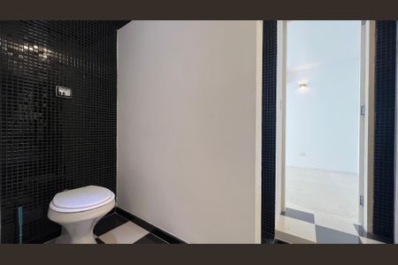 Casa à venda com 210m², 2 quartos e 2 vagas Casa à venda com 210m², 2 quartos e 2 vagasBanheiro da Suíte 1