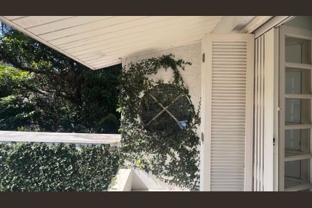 Casa à venda com 210m², 2 quartos e 2 vagas Casa à venda com 210m², 2 quartos e 2 vagasSacada Suíte 2