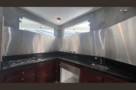 Casa à venda com 210m², 2 quartos e 2 vagas Casa à venda com 210m², 2 quartos e 2 vagasCozinha