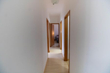 Apartamento à venda com 76m², 4 quartos e 1 vaga Apartamento à venda com 76m², 4 quartos e 1 vagaCorredor