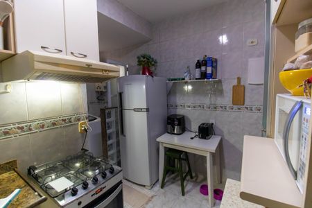 Apartamento à venda com 76m², 4 quartos e 1 vaga Apartamento à venda com 76m², 4 quartos e 1 vagaCozinha e Área de Serviço