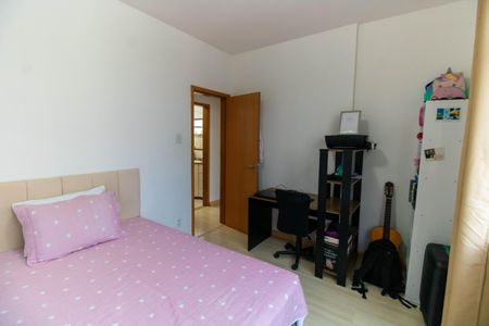 Apartamento à venda com 76m², 4 quartos e 1 vaga Apartamento à venda com 76m², 4 quartos e 1 vagaQuarto 3