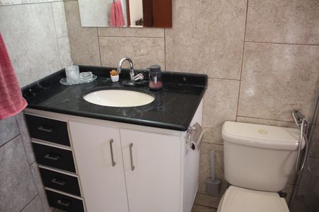 Casa à venda com 370m², 4 quartos e 7 vagasBanheiro 2 Casa 2