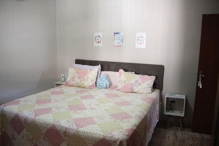 Casa à venda com 370m², 4 quartos e 7 vagasSuíte 2