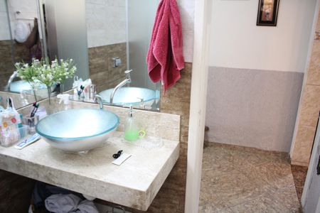 Casa à venda com 370m², 4 quartos e 7 vagasBanheiro