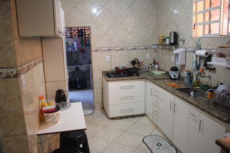 Casa à venda com 370m², 4 quartos e 7 vagasCozinha