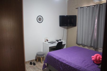 Casa à venda com 370m², 4 quartos e 7 vagasQuarto 2 Casa 2