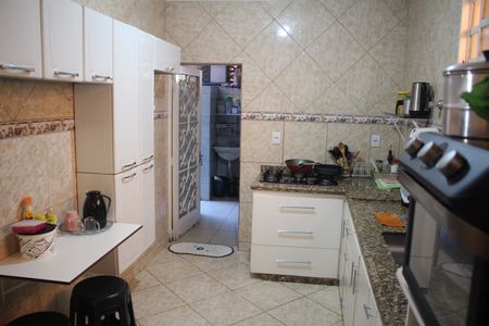 Casa à venda com 370m², 4 quartos e 7 vagasCozinha