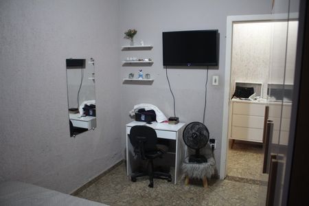 Casa à venda com 370m², 4 quartos e 7 vagasQuarto 