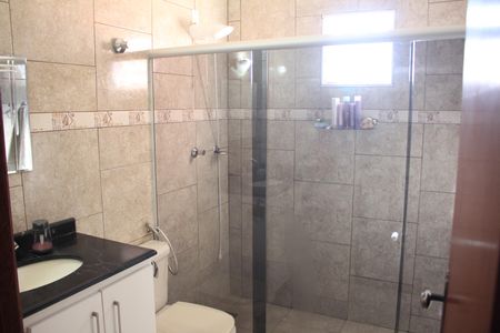 Casa à venda com 370m², 4 quartos e 7 vagasBanheiro 2 Casa 2