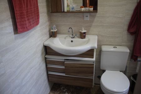 Casa à venda com 370m², 4 quartos e 7 vagasBanheiro Suíte 2