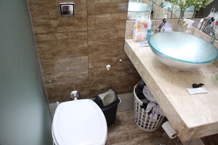 Casa à venda com 370m², 4 quartos e 7 vagasBanheiro