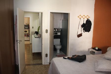 Casa à venda com 370m², 4 quartos e 7 vagasSuíte 1