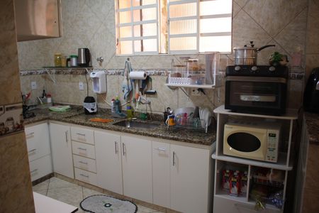 Casa à venda com 370m², 4 quartos e 7 vagasCozinha