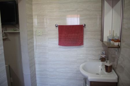 Casa à venda com 370m², 4 quartos e 7 vagasBanheiro Suíte 2