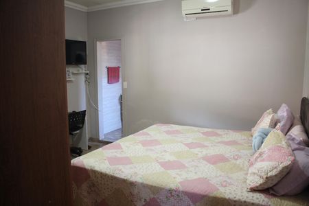 Casa à venda com 370m², 4 quartos e 7 vagasSuíte 2