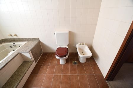 Apartamento à venda com 450m², 4 quartos e 4 vagasBanheiro Suíte 1