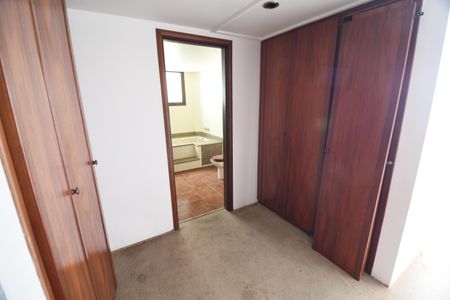 Apartamento à venda com 450m², 4 quartos e 4 vagasSuíte 4
