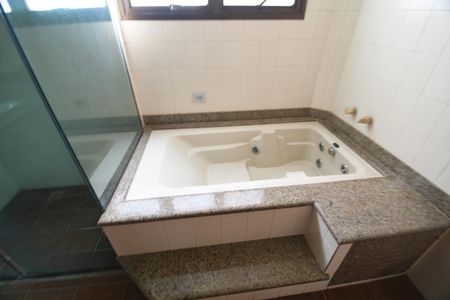 Apartamento à venda com 450m², 4 quartos e 4 vagasBanheiro Suíte 1