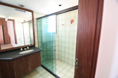 Apartamento à venda com 450m², 4 quartos e 4 vagasBanheiro Suíte 3