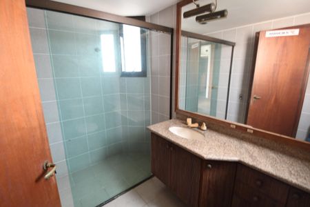 Apartamento à venda com 450m², 4 quartos e 4 vagasBanheiro Suíte 4