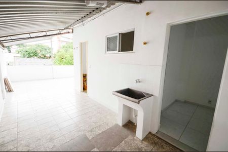 Casa para alugar com 100m², 3 quartos e 1 vaga Casa para alugar com 100m², 3 quartos e 1 vagaTerraço