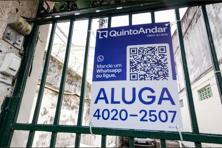 Casa para alugar com 100m², 3 quartos e 1 vaga Casa para alugar com 100m², 3 quartos e 1 vagaFachada