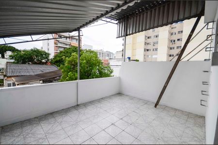 Casa para alugar com 100m², 3 quartos e 1 vaga Casa para alugar com 100m², 3 quartos e 1 vagaTerraço