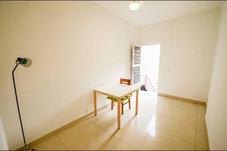 Casa para alugar com 100m², 3 quartos e 1 vaga Casa para alugar com 100m², 3 quartos e 1 vagaSala