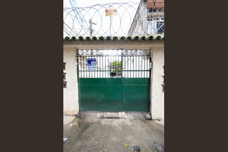 Casa para alugar com 100m², 3 quartos e 1 vaga Casa para alugar com 100m², 3 quartos e 1 vagaFachada