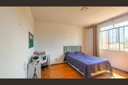 Apartamento à venda com 266m², 3 quartos e 4 vagasQuarto 2