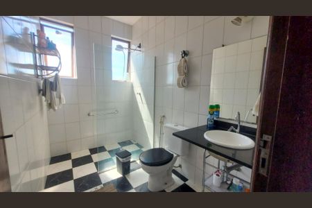 Apartamento à venda com 266m², 3 quartos e 4 vagasBanheiro 2