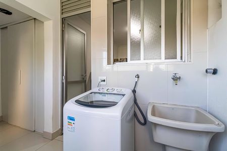 Apartamento à venda com 168m², 2 quartos e 2 vagas Apartamento à venda com 168m², 2 quartos e 2 vagasÁrea de Serviço