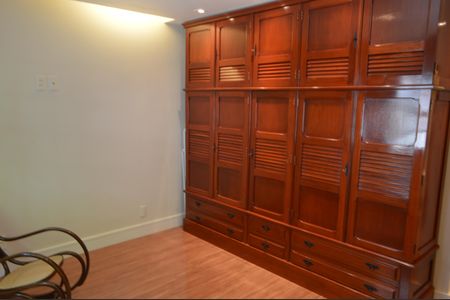 Casa de condomínio à venda com 390m², 5 quartos e 4 vagasSuíte 5