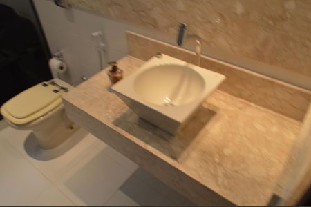 Casa de condomínio à venda com 390m², 5 quartos e 4 vagasBanheiro da Suíte 5