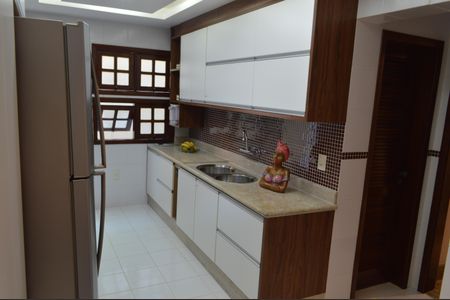 Casa de condomínio à venda com 390m², 5 quartos e 4 vagasCozinha