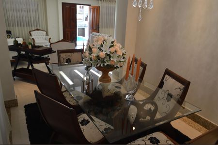 Casa de condomínio à venda com 390m², 5 quartos e 4 vagasSala de Jantar