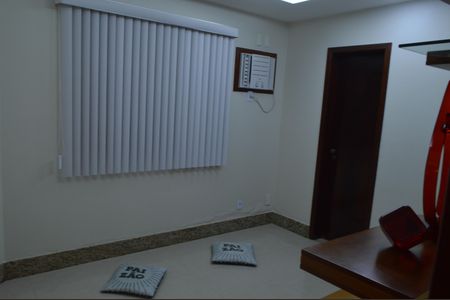 Casa de condomínio à venda com 390m², 5 quartos e 4 vagasSuíte 1