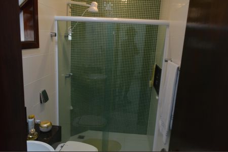 Casa de condomínio à venda com 390m², 5 quartos e 4 vagasBanheiro da Suíte 1